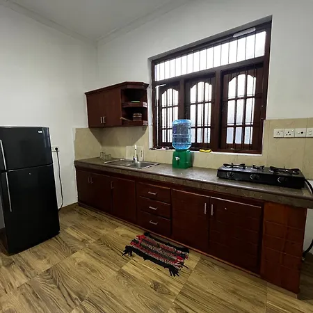 Ramlyn Guesthouse Negombo-2