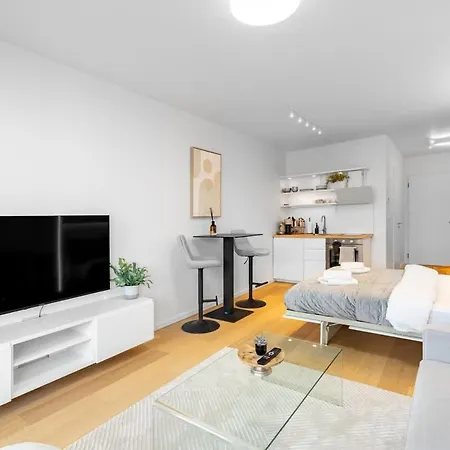 Terrazzo Lux Apartment With Balcony-3