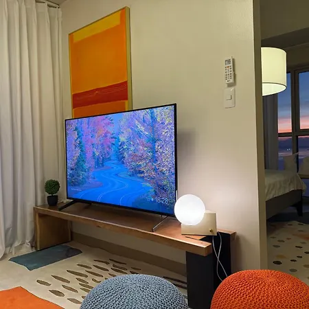 Luxurious 1 Bedroom Facing Manila Bay Sunset Nearby Okada Moa Solaire Ayala Malls-3