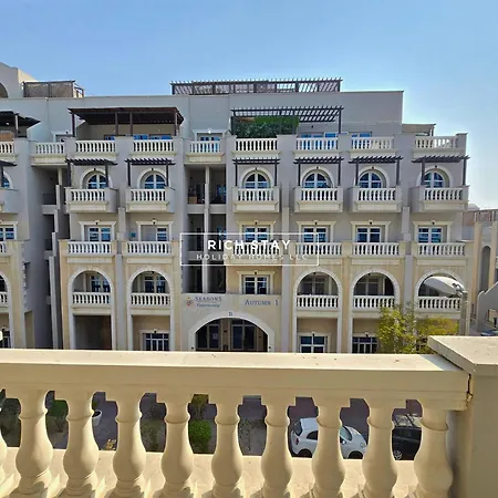 Charming 1 Bedroom Space Jvc Autumn 2-3