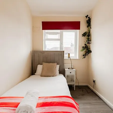 3Br, Sleep6,Contractors,Families 2 Min To Westham & Starlane-3