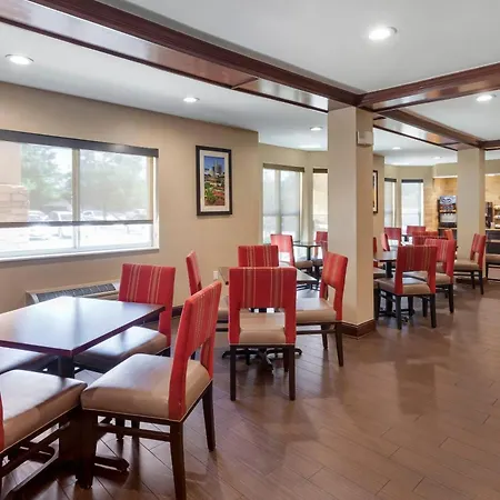 Comfort Suites North Dallas-2