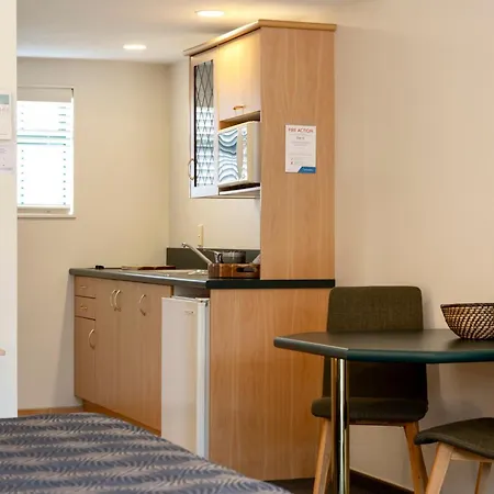 Greenlane Manor Motel-2