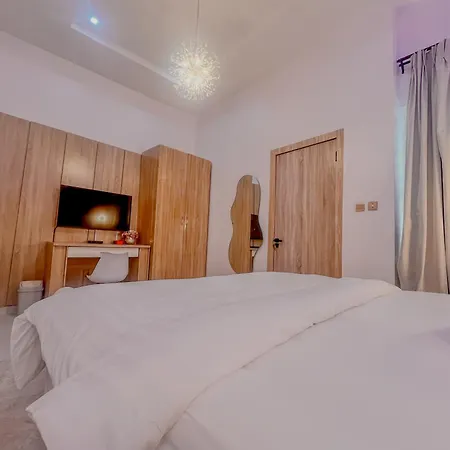 Lekki Luxury 4 Bedroom With 24 Power, Security, Ps5, Pool & Gym-3