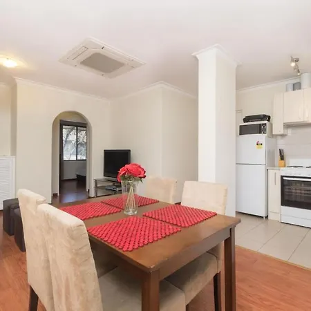 2 Bedroom Getaway - Almost 5Km To Cbd And 10Km To Airport-2