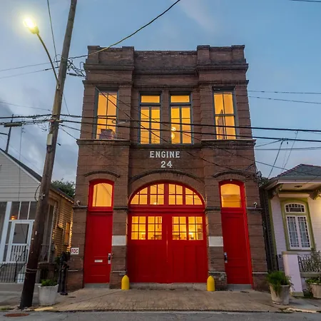 Engine 24 Firehouse Bed & Breakfast-3