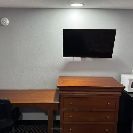 Budgetel Inn & Suites-3