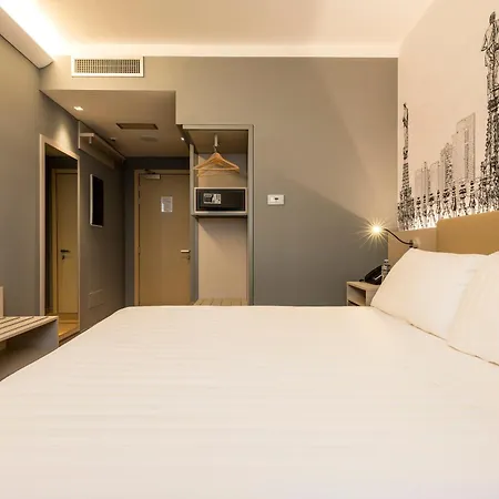 43 Station Hotel-2