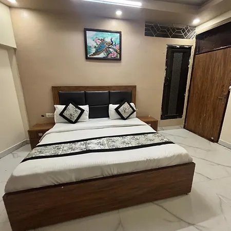 Hotel Paradise - Near 1 Min Walk In Nizamuddin Railway Station-2
