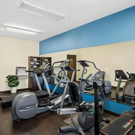 Quality Suites Irving-Las Colinas-2