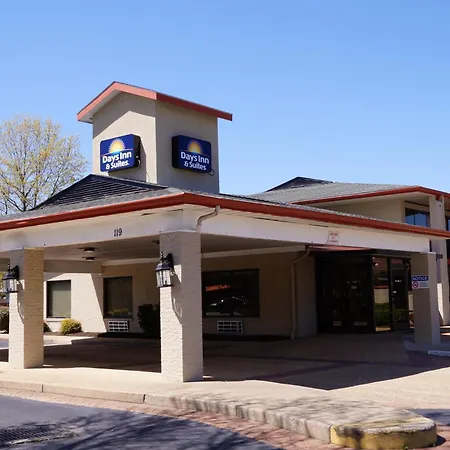 Days Inn & Suites By Wyndham Colonial-3