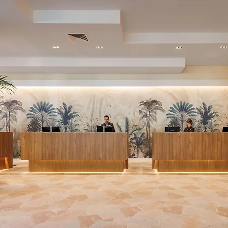 Amora Hotel Brisbane-2