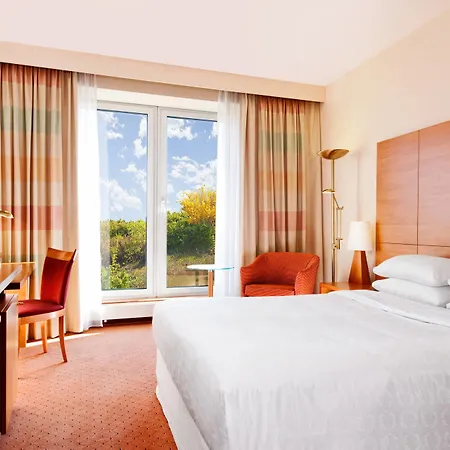 Sheraton Duesseldorf Airport Hotel-3