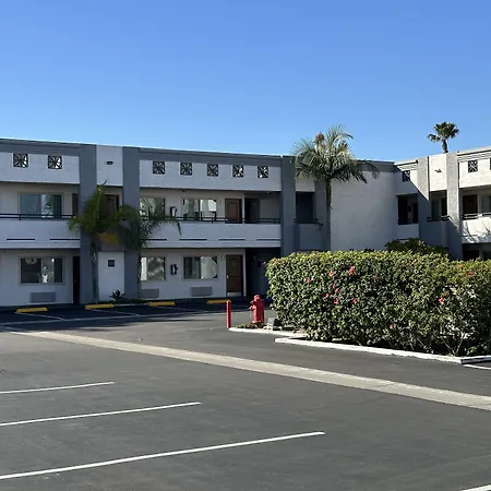Solara Inn And Suites-2
