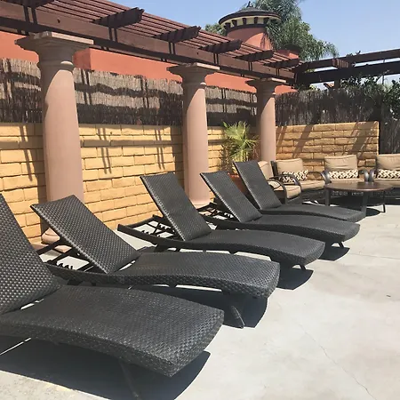 Stanford Inn & Suites Anaheim-3