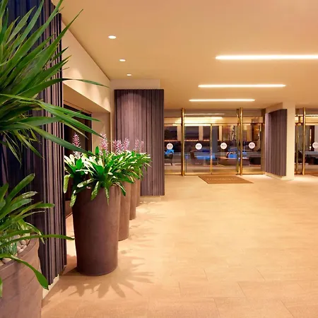 The Westin Bonaventure Hotel & Suites, Los Angeles-3