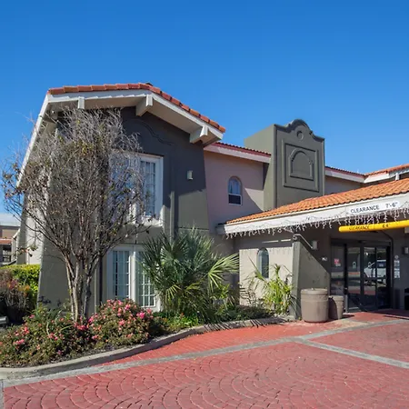 Baymont By Wyndham Austin University Area-2