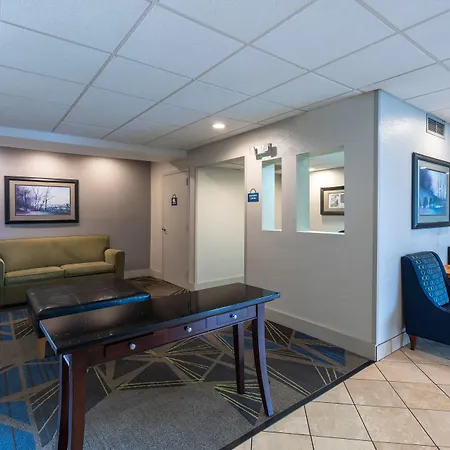 Days Inn By Wyndham Greenville-3