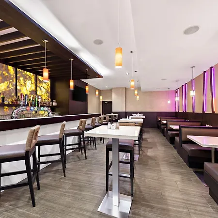 Best Western Plus Toronto North York Hotel & Suites-3