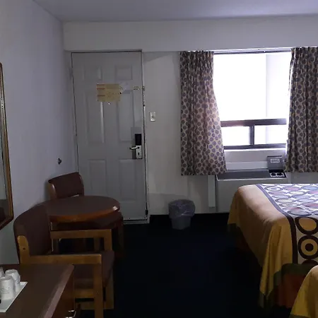 Super 8 By Wyndham Niagara Falls North-2