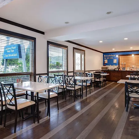 Days Inn By Wyndham Vernon-2