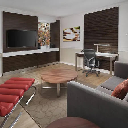 Delta Hotels By Marriott Edmonton Centre Suites-3