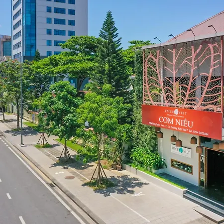 Emm Hotel Hue-3