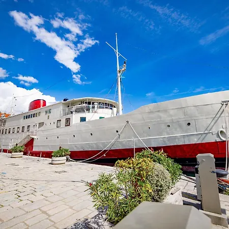 Botel Marina-3
