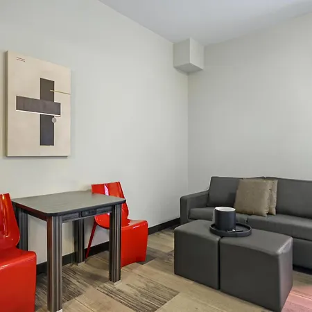 Best Western Plus Airport Inn & Suites-3