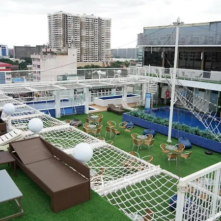 Selah Pods Hotel Manila-3