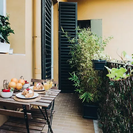 Piazza Aldrovandi - Quiet Balcony Apartment In The Historic Center-3