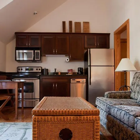 Island City House-3