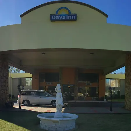 Days Inn By Wyndham Southern Hills/Oru-3