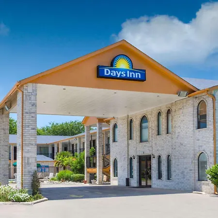 Days Inn Windcrest By Wyndham San Antonio-3