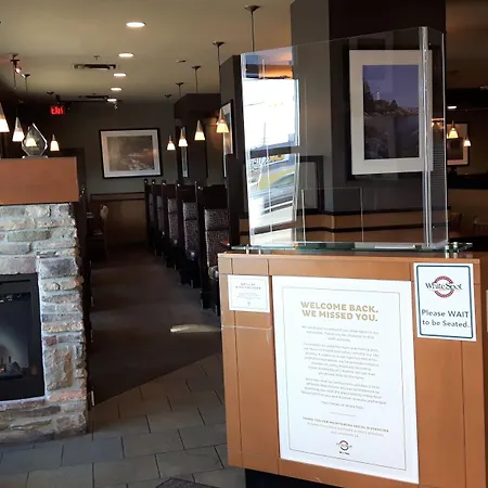 Best Western Plus Vancouver Airport Hotel-2