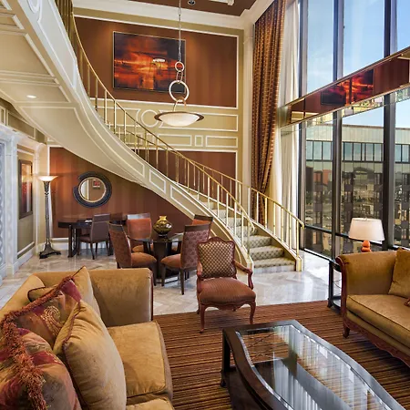 Golden Nugget Hotel & Casino Las Vegas-3