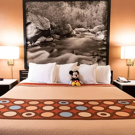 Super 8 By Wyndham Anaheim/Disneyland Drive-3