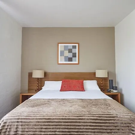 Soya On Davis Apartment Hotel-2