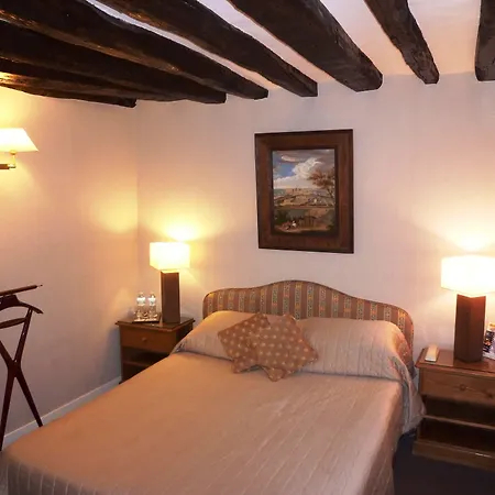 Hotel La Residence Du Berry-3
