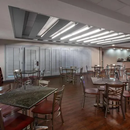 Wingate By Wyndham Oklahoma City Airport-3