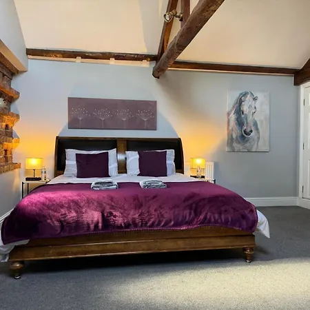 Studio 3B The Carriage House York 6M Village Location-3