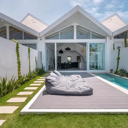 Sea Breeze Retreat Modern 3Br Villas In Canggu-2