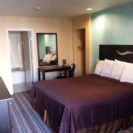 Travelodge By Wyndham San Diego Seaworld-3