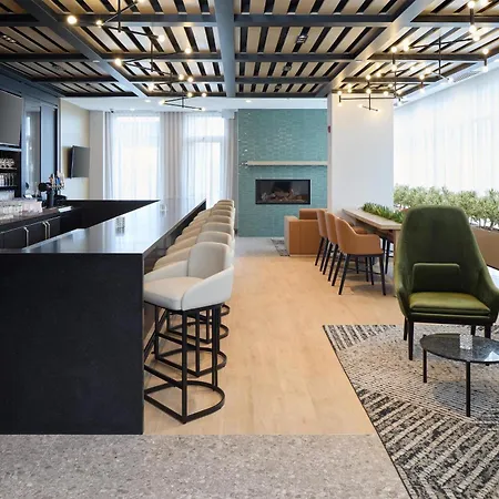 Hyatt Place Montreal Airport-2