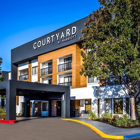 Courtyard By Marriott Livermore-3