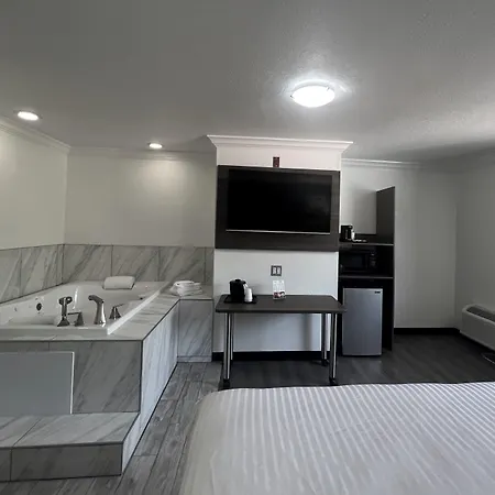 Reagan Resorts Inn (Adults Only)-3