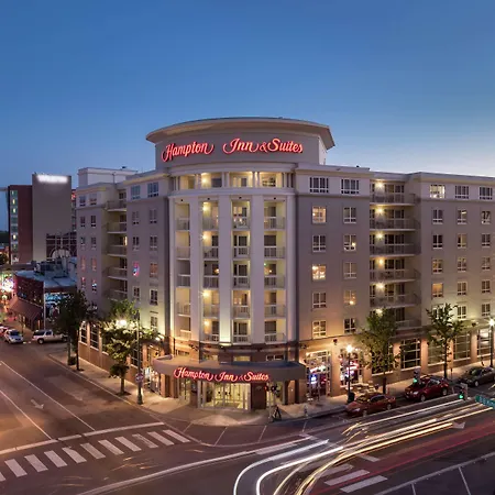 Hampton Inn & Suites Memphis-Beale Street-2