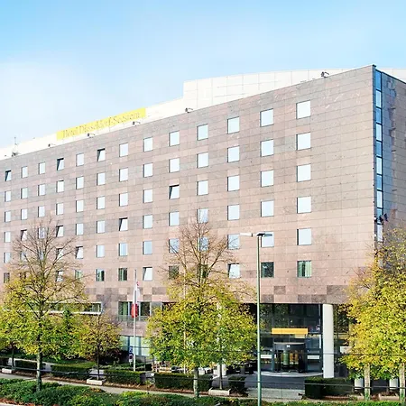 Voco Dusseldorf Seestern By Ihg-2