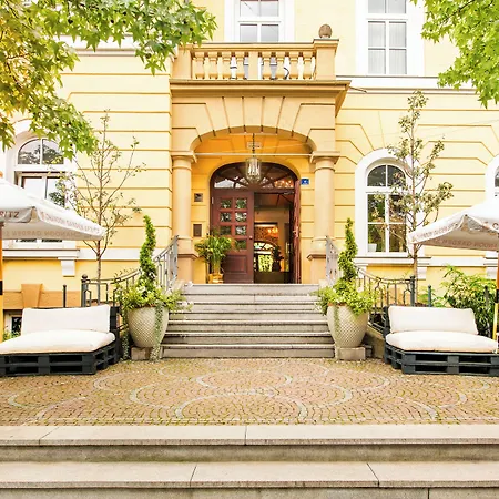 Boutique Hotel Krone Muenchen-3