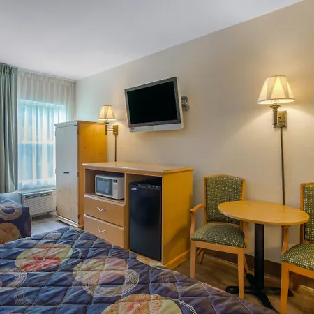 Rodeway Inn & Suites Near Outlet Mall - Asheville-2